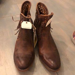 Women’s western booties